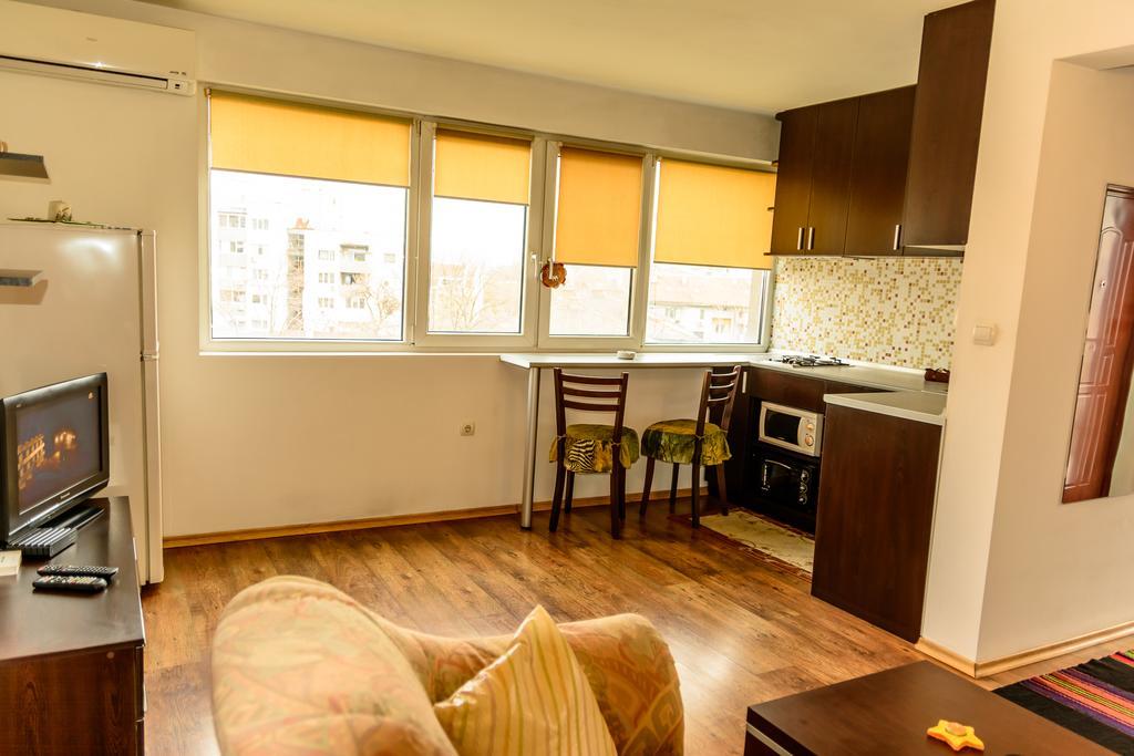 Apartment Leonardo Da Vinci Plovdiv Exteriör bild